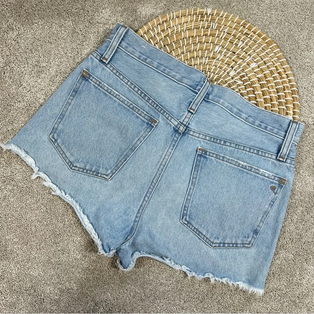 Madewell Relaxed Denim Shorts in Dunwoody Wash Blue Size 26